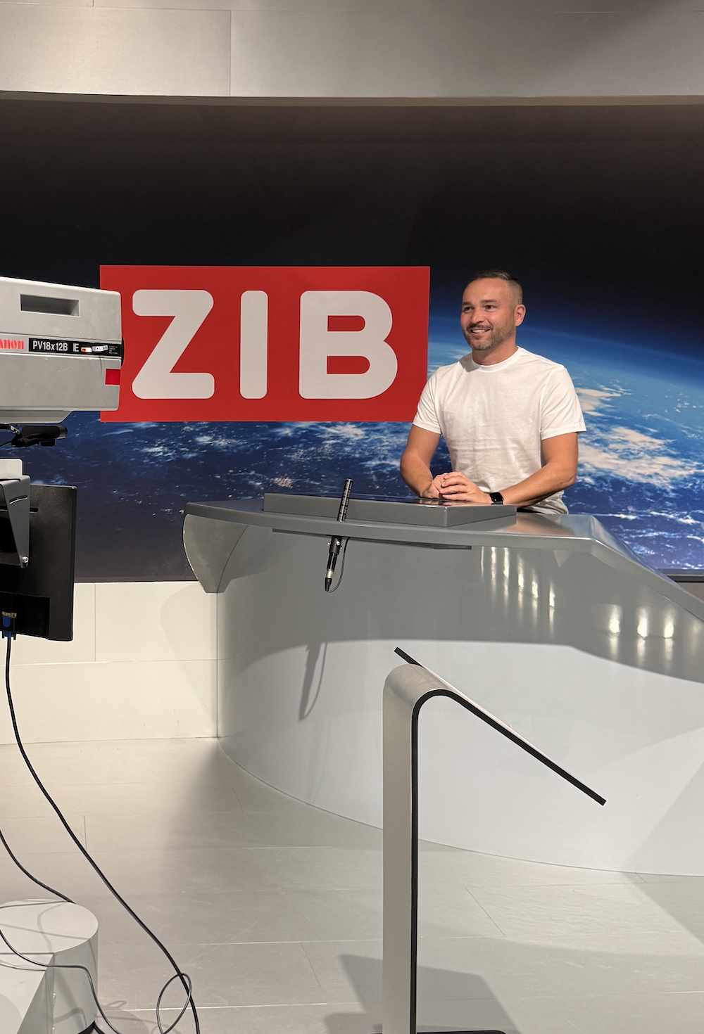 Foto: Počas návštevy Technického múzea vo Viedni som si vyskúšal prácu moderátora. :)